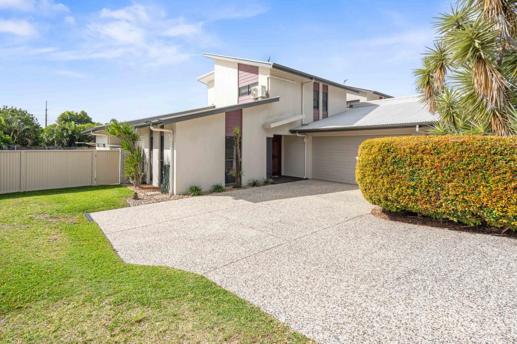 2/40 VICTOR DR, KAWUNGAN, QLD 4655