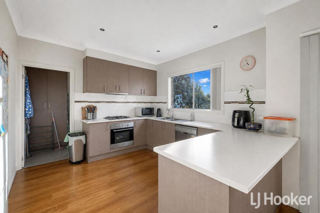 2/1 Glencoe St, Kurunjang, VIC 3337