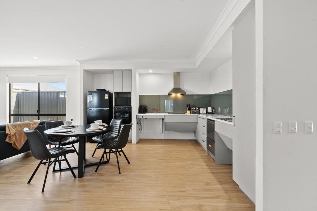 42 Stringybark Loop, Coodanup, WA 6210