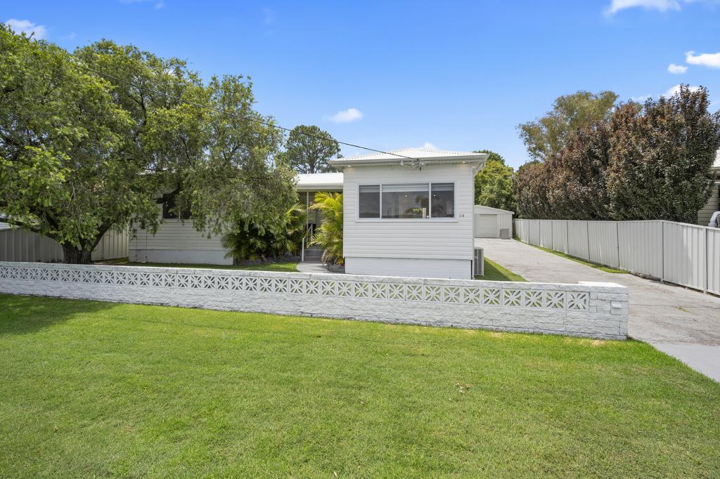 28 Bonarius St, Warners Bay, NSW 2282