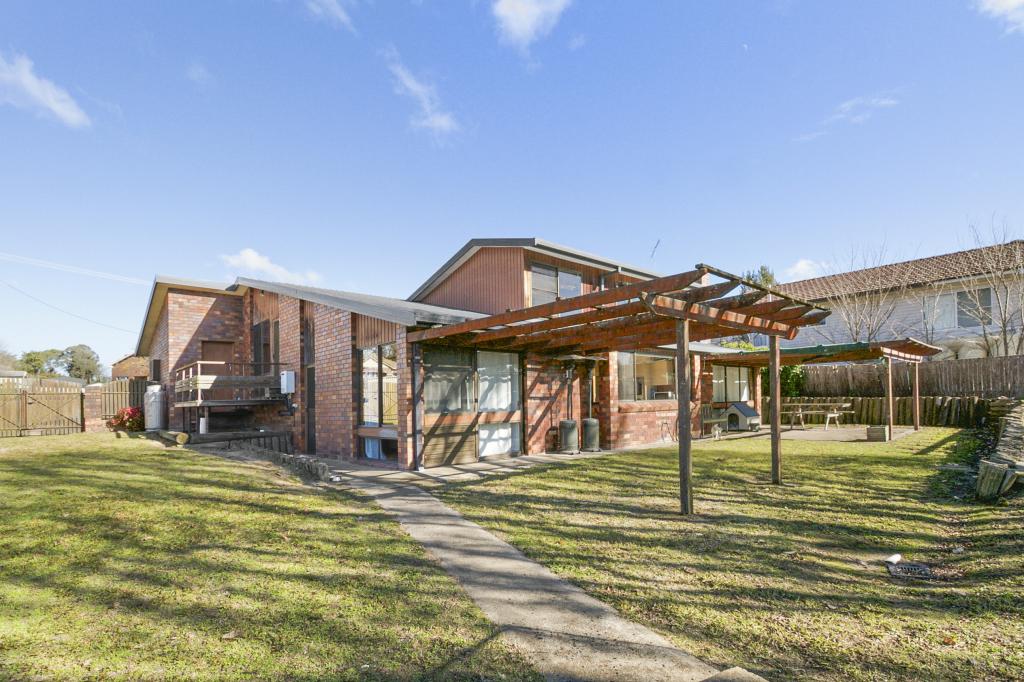 19 Park St, Uralla, NSW 2358