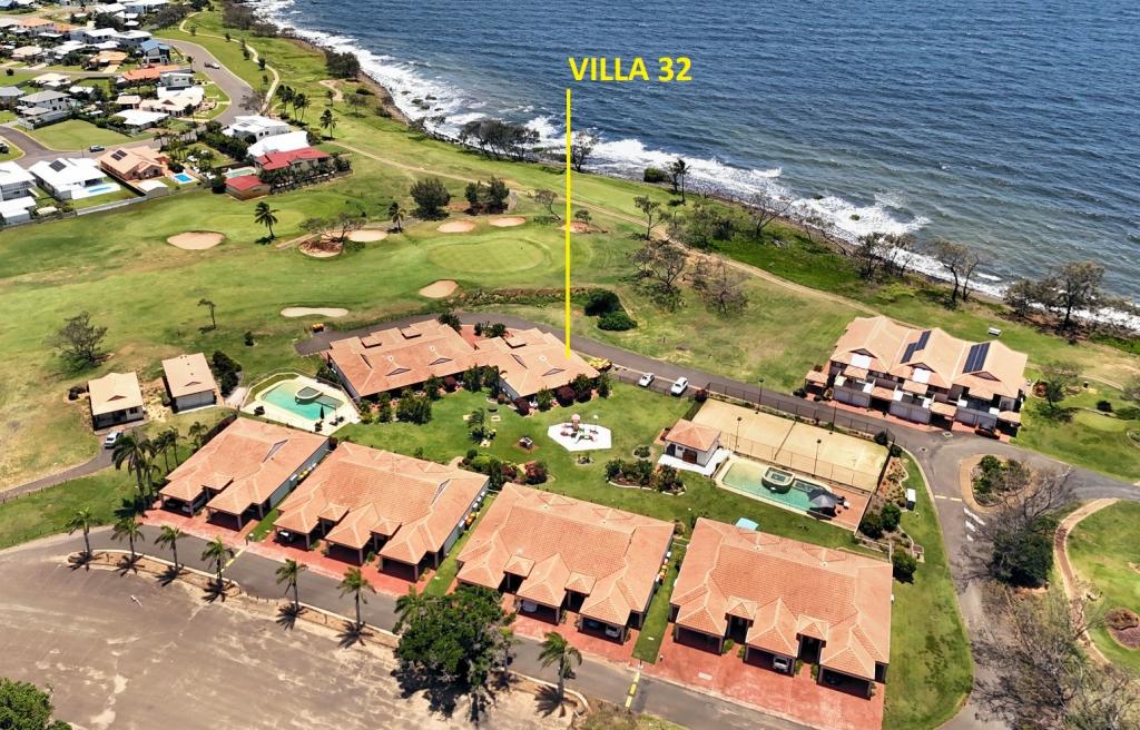 VILLA 32/1 PEBBLE BEACH DR, CORAL COVE, QLD 4670