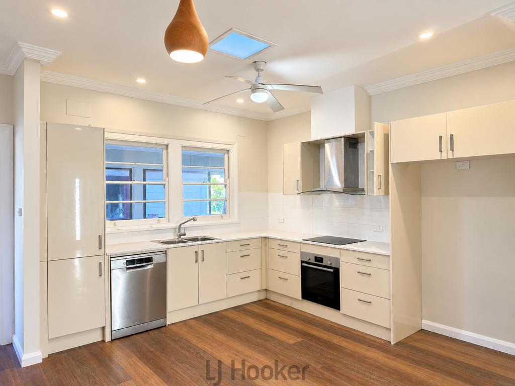 82 Anzac Pde, Toronto, NSW 2283