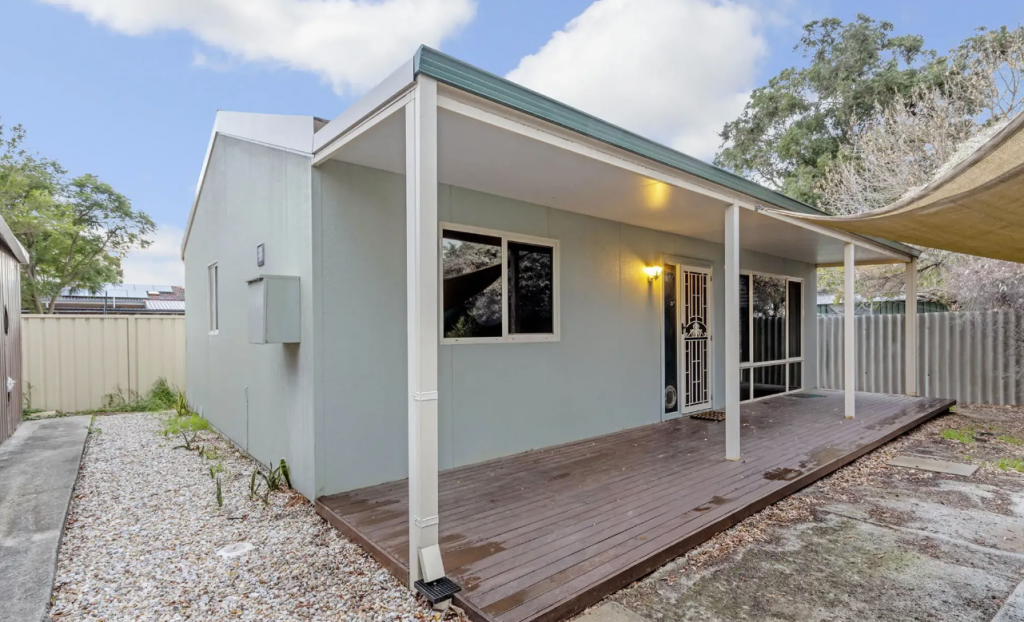 16a Aldington St, Maddington, WA 6109