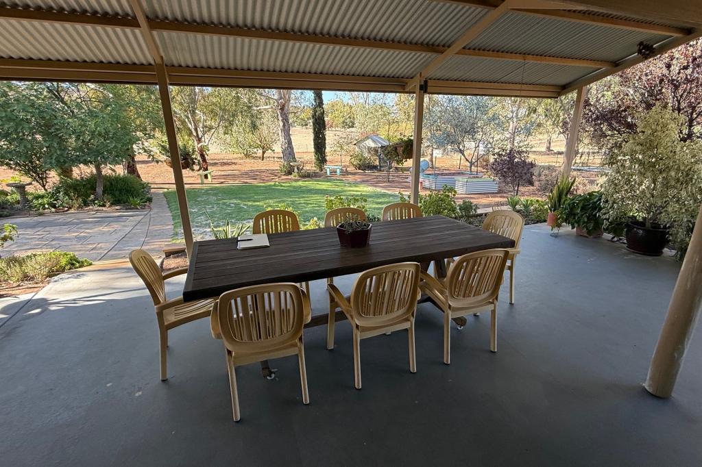 23 Prunster Rd, York, WA 6302