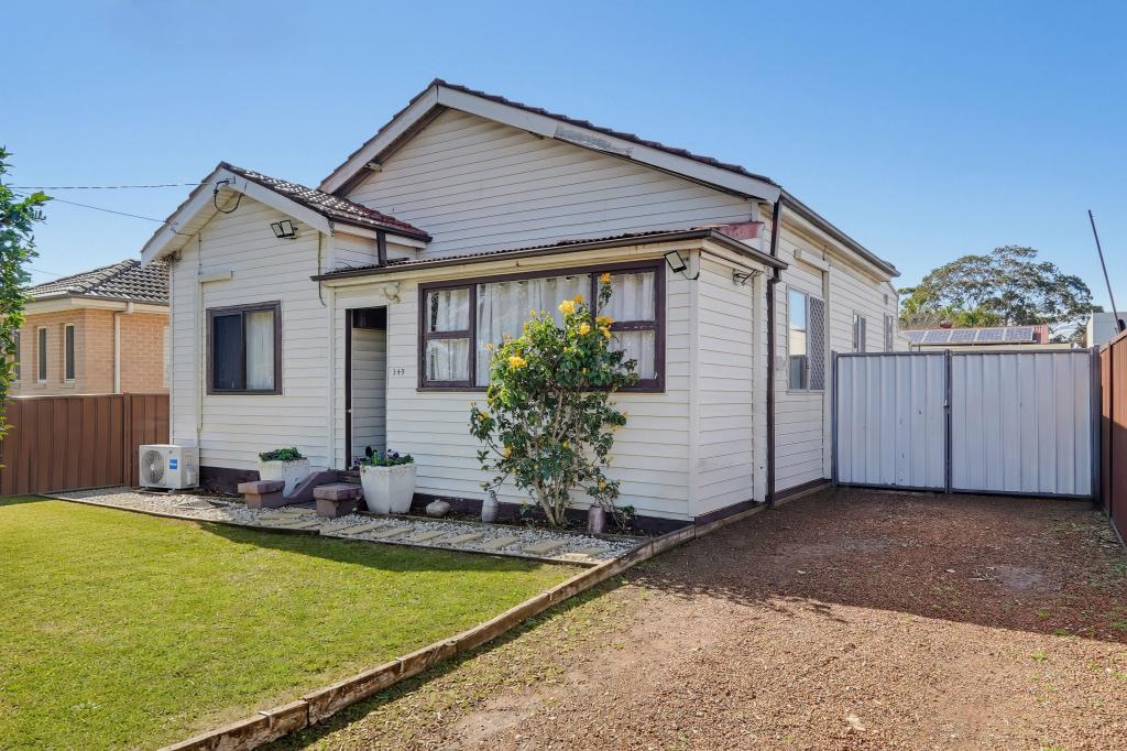 349 Roberts Rd, Greenacre, NSW 2190