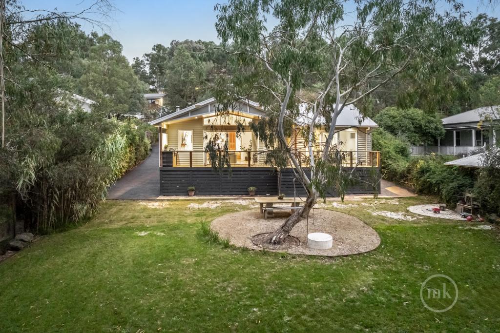 10 Haleys Gully Rd, Hurstbridge, VIC 3099