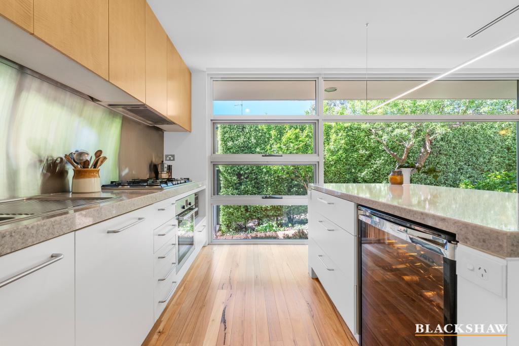 9 Johnston St, Narrabundah, ACT 2604