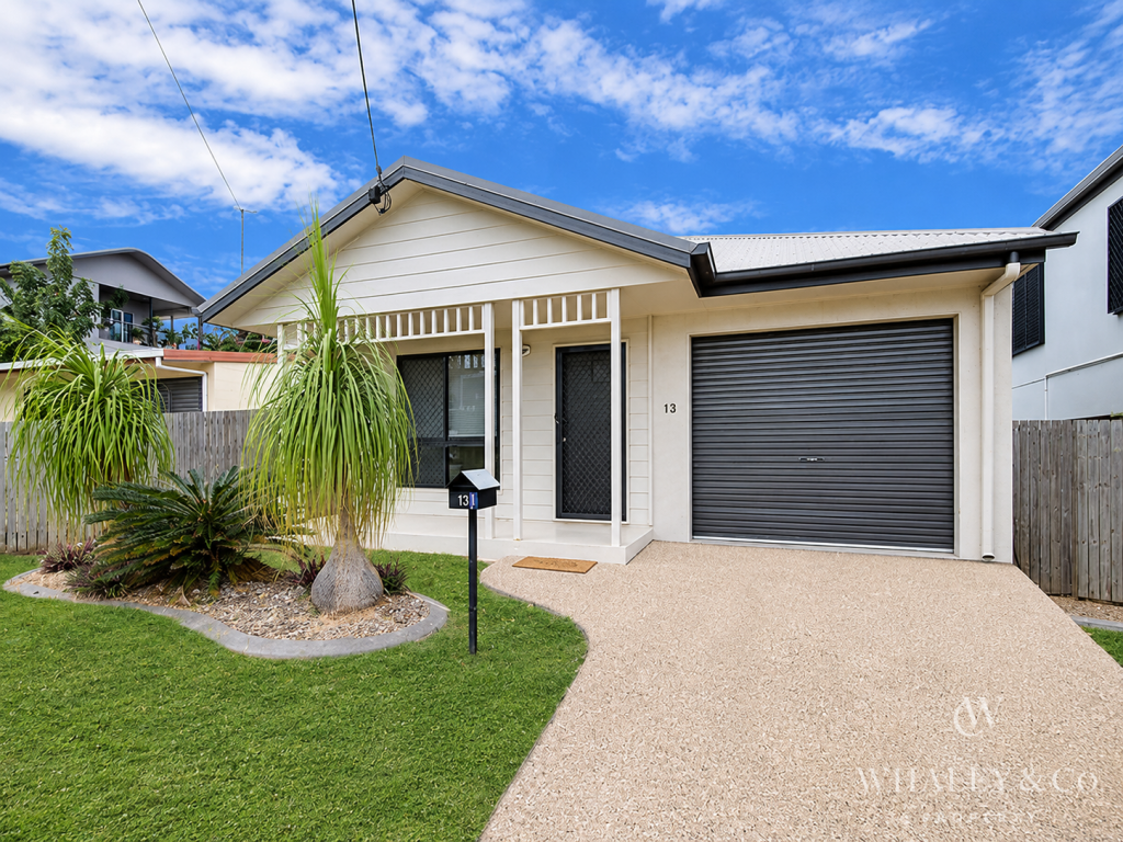 13 Maryvale St, West End, QLD 4810