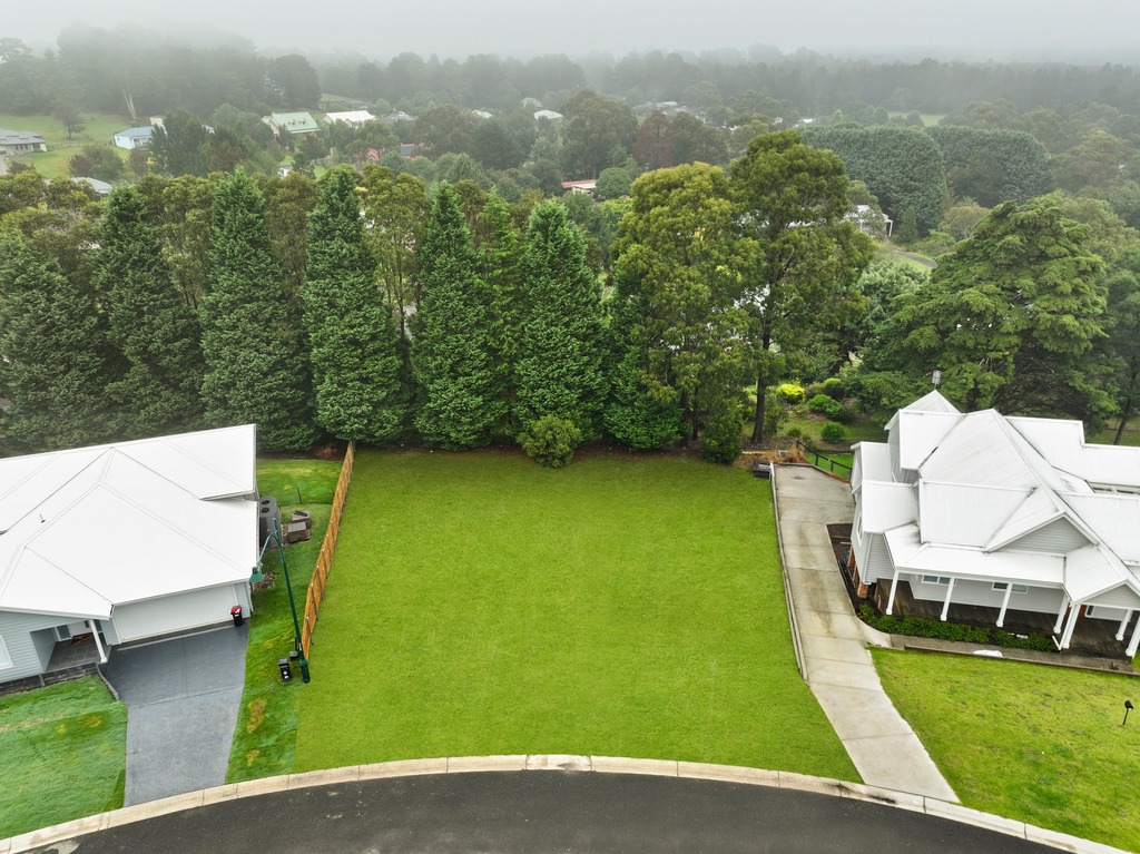 14 ROCHESTER DR, BUNDANOON, NSW 2578