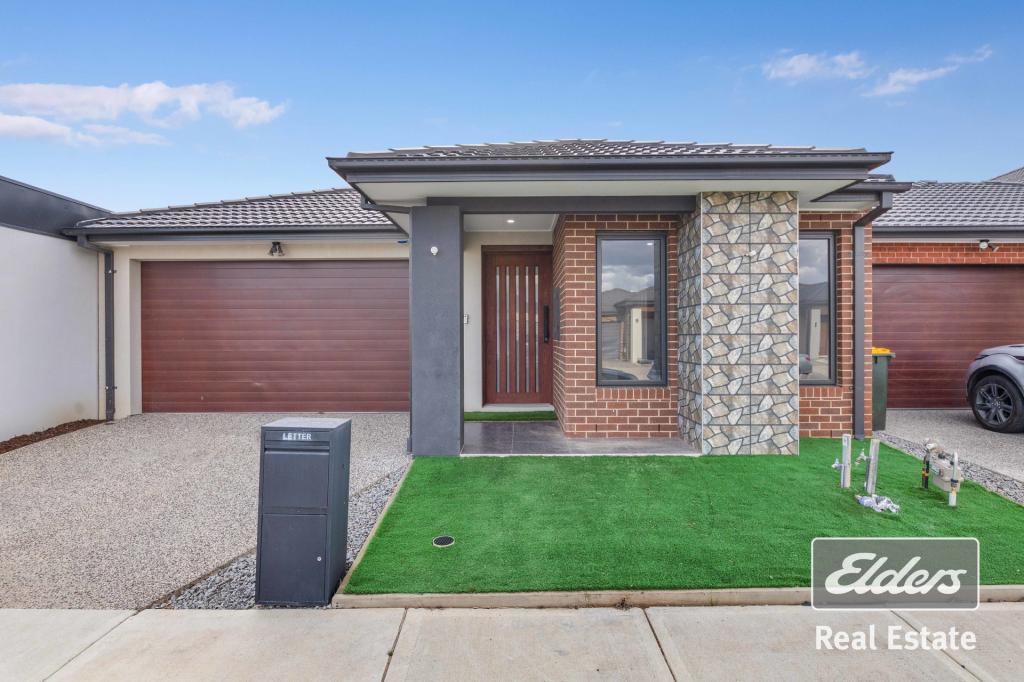 28 CHLOE ST, TARNEIT, VIC 3029