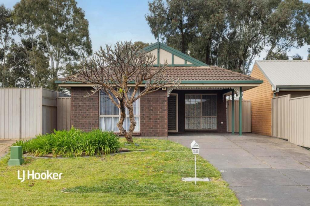 18 Van Leeuwen Dr, Pooraka, SA 5095