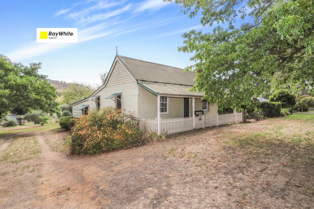 10 Tumut St, Adelong, NSW 2729