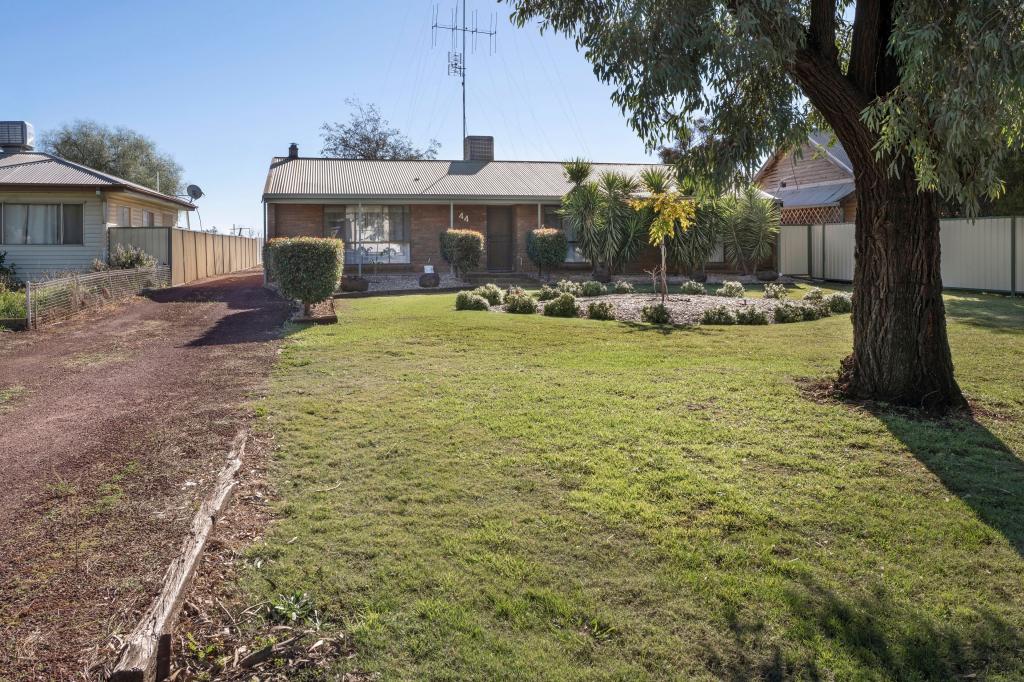 44 Murray St, Piangil, VIC 3597