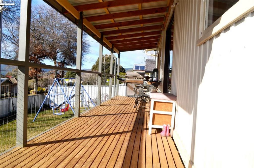 2b Nellis St, Batlow, NSW 2730