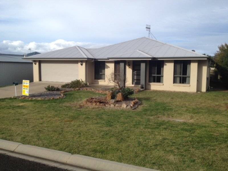 8 Grant Cres, Wondai, QLD 4606