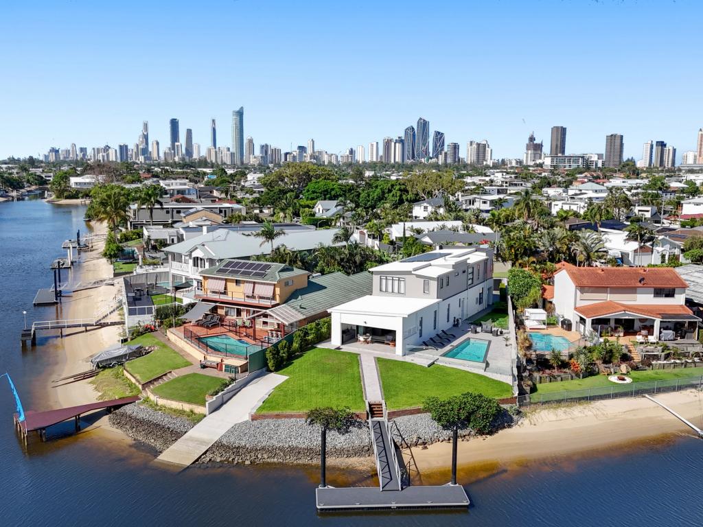 14 Welby St, Broadbeach Waters, QLD 4218