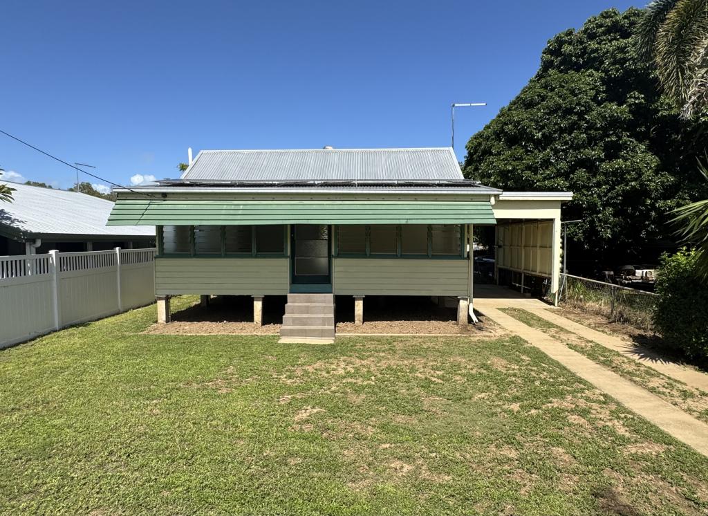 12 Christensen St, Machans Beach, QLD 4878