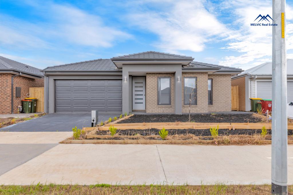 30 Crescendo Bvd, Clyde, VIC 3978