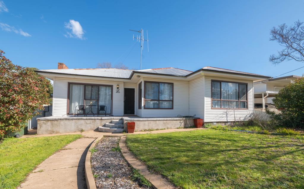 3 Hooley St, Parkes, NSW 2870