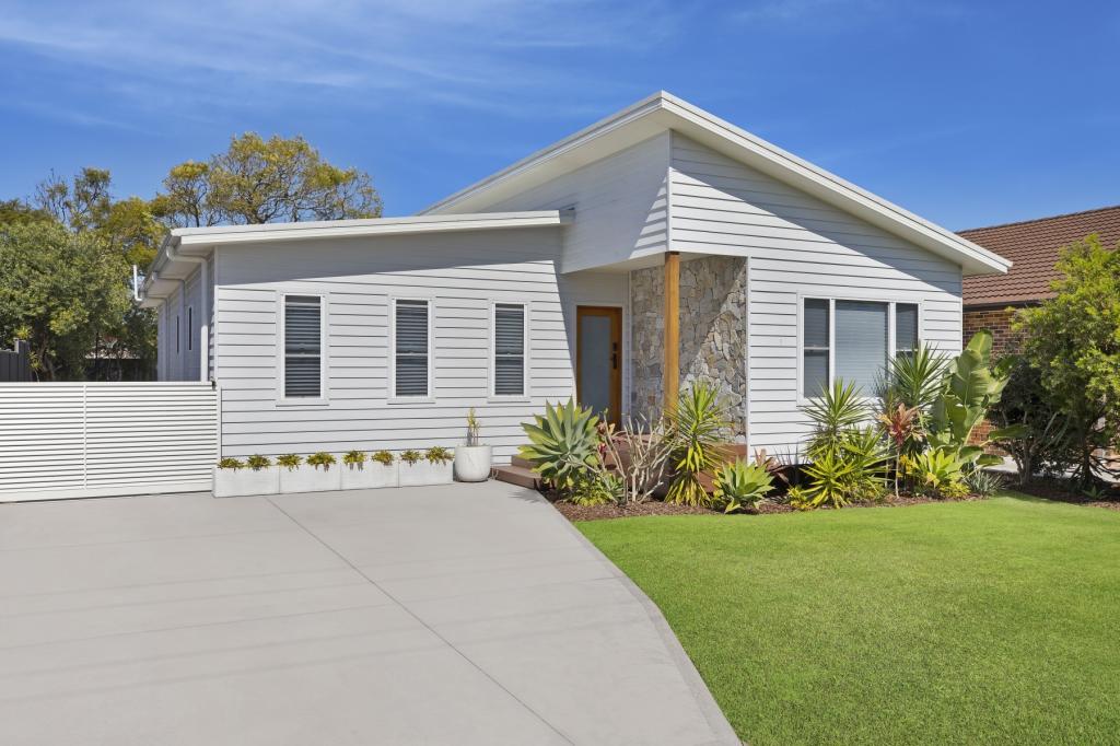 30 Priestman Ave, Umina Beach, NSW 2257