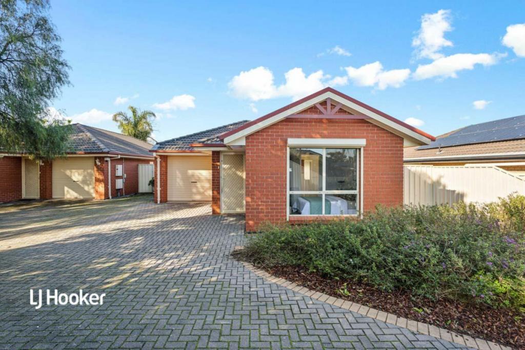 3/4 Wells Cres, Valley View, SA 5093