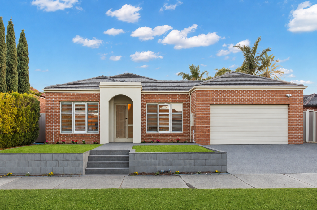 76 LENNON BVD, POINT COOK, VIC 3030