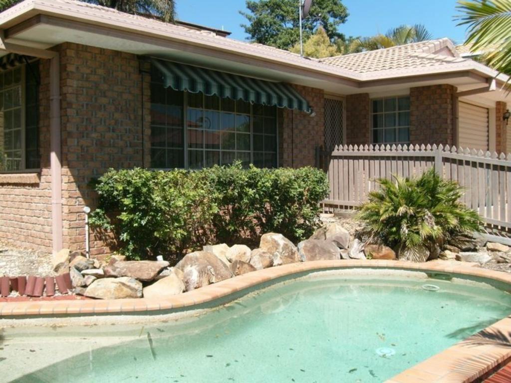 30 Armstrong Way, Highland Park, QLD 4211