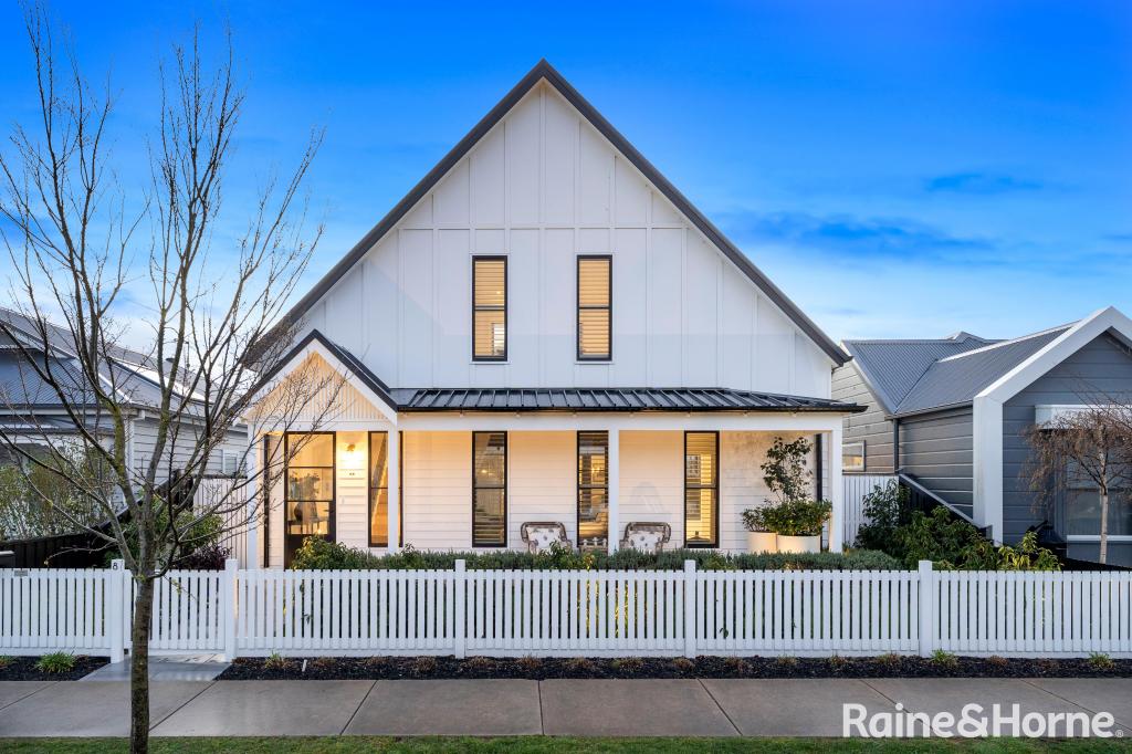8 Cover Dr, New Gisborne, VIC 3438