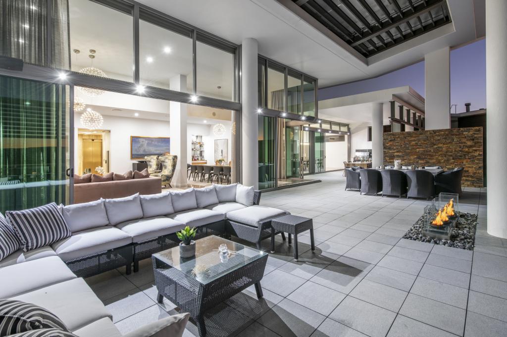 6601 EPHRAIM ISLAND, PARADISE POINT, QLD 4216