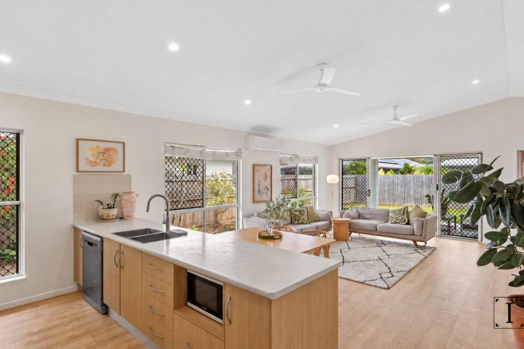 22 Rockingham Pde, Smithfield, QLD 4878