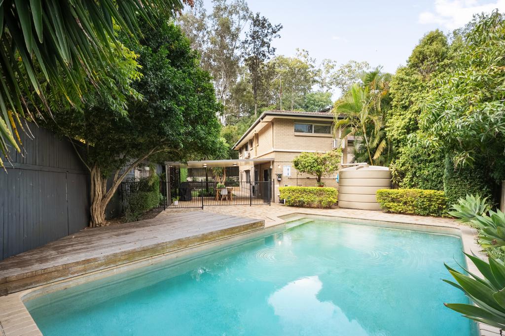 68 Dumbarton Dr, Kenmore, QLD 4069