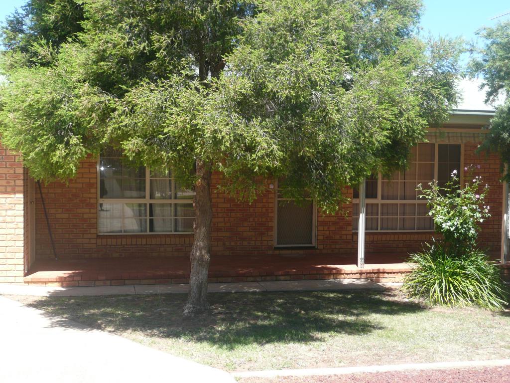4/25 Racecourse Rd, Narrandera, NSW 2700