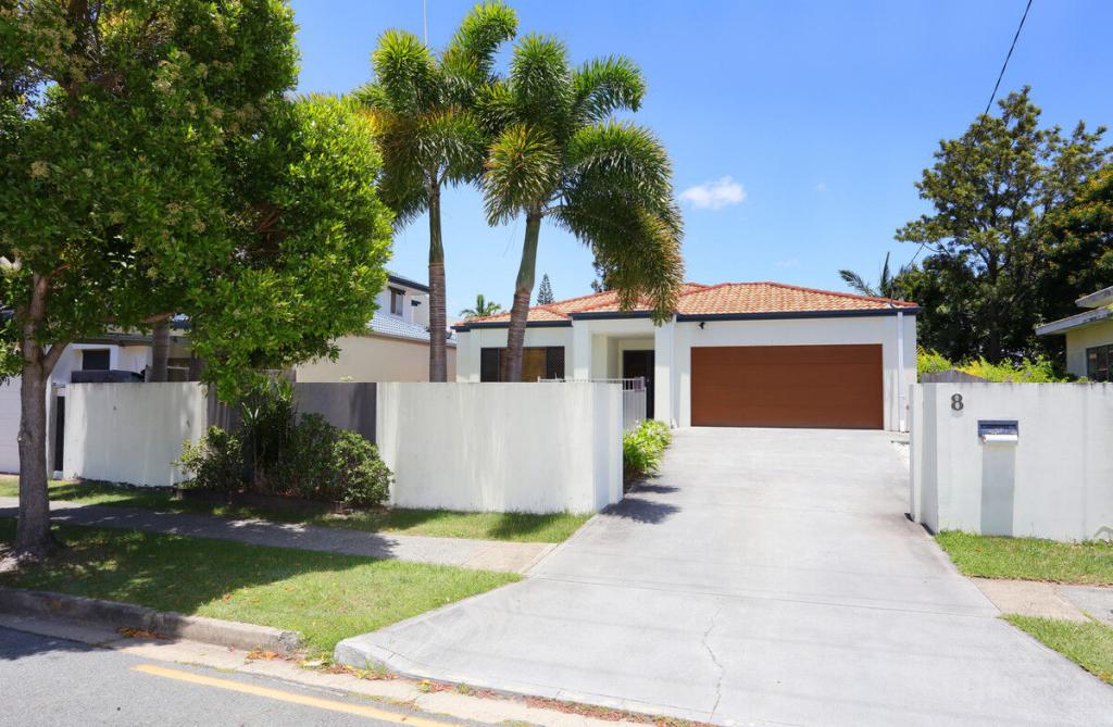 8 Broadwater St, Runaway Bay, QLD 4216