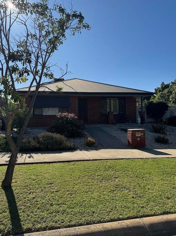 25 Bartleson Pl, Hamilton Valley, NSW 2641