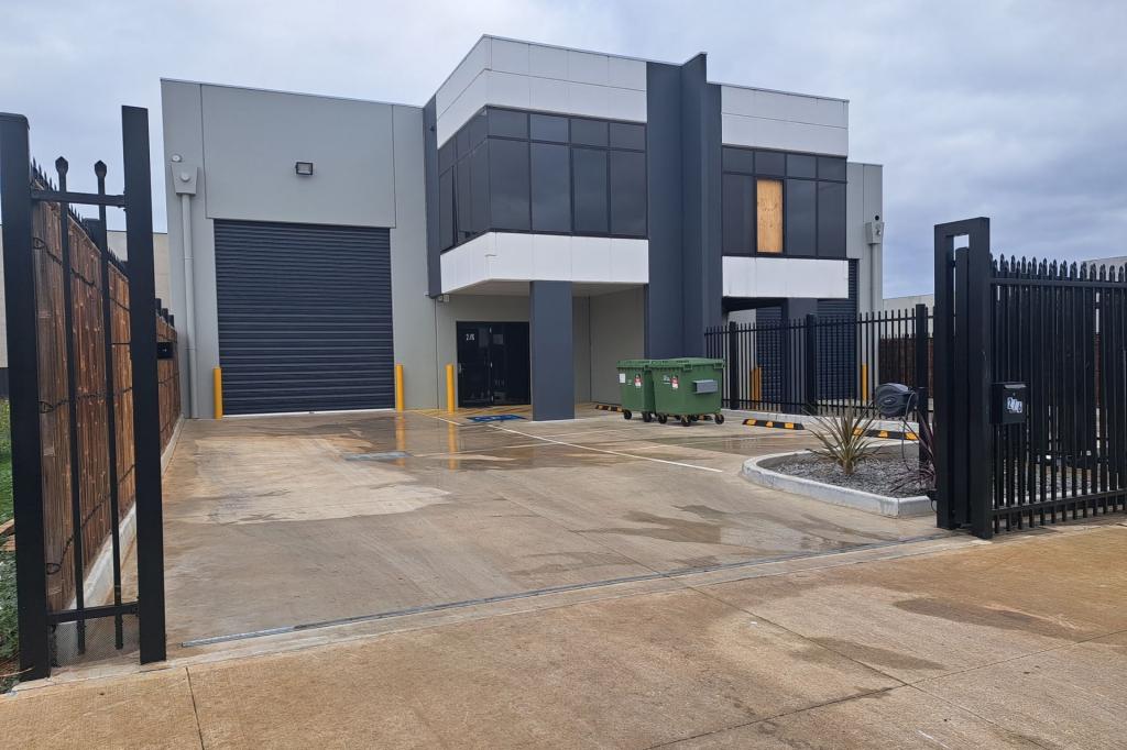 2/6 Cobra St, Melton, VIC 3337