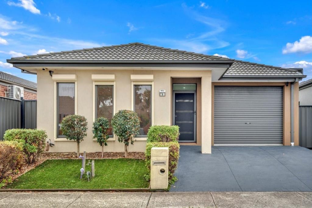 8 Gateshead St, Craigieburn, VIC 3064