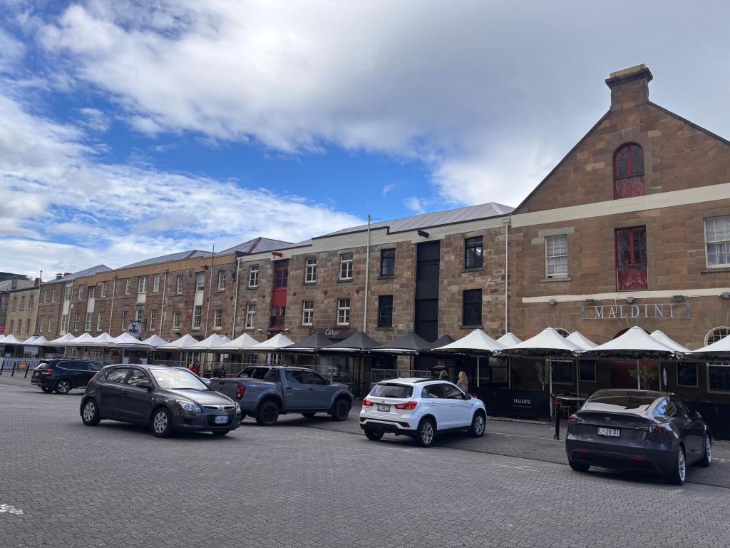 SUITE 4/47-51 SALAMANCA PL, BATTERY POINT, TAS 7004