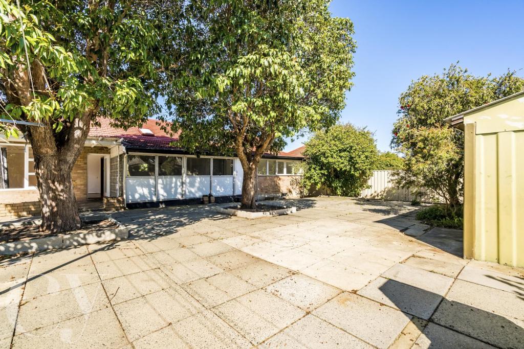 22 Shelshaw St, Melville, WA 6156