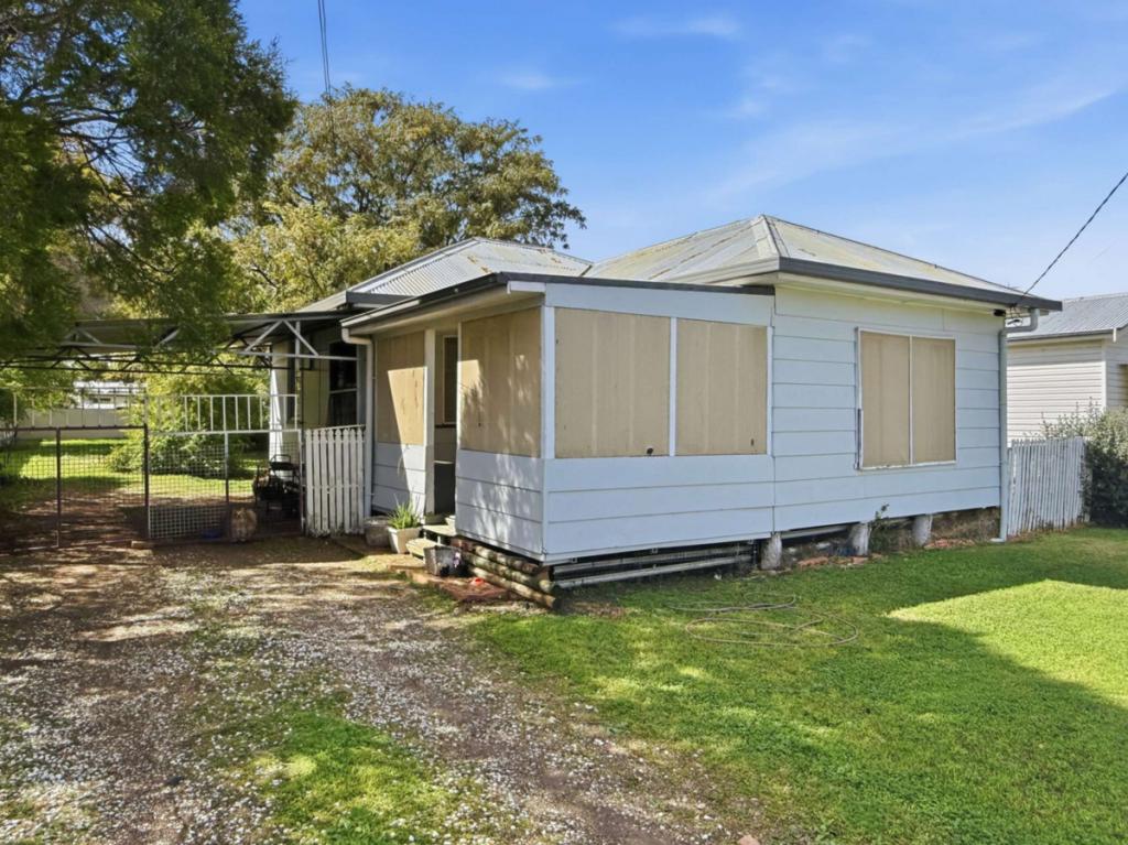 324 BOSTON ST, MOREE, NSW 2400
