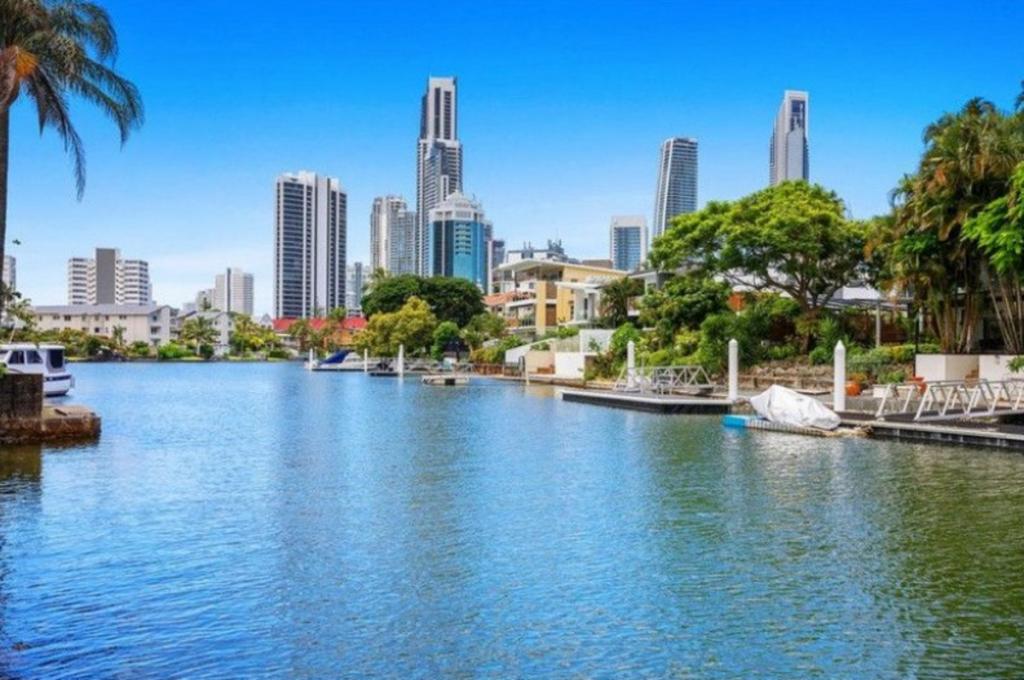 9/5 Holborow Cl, Surfers Paradise, QLD 4217