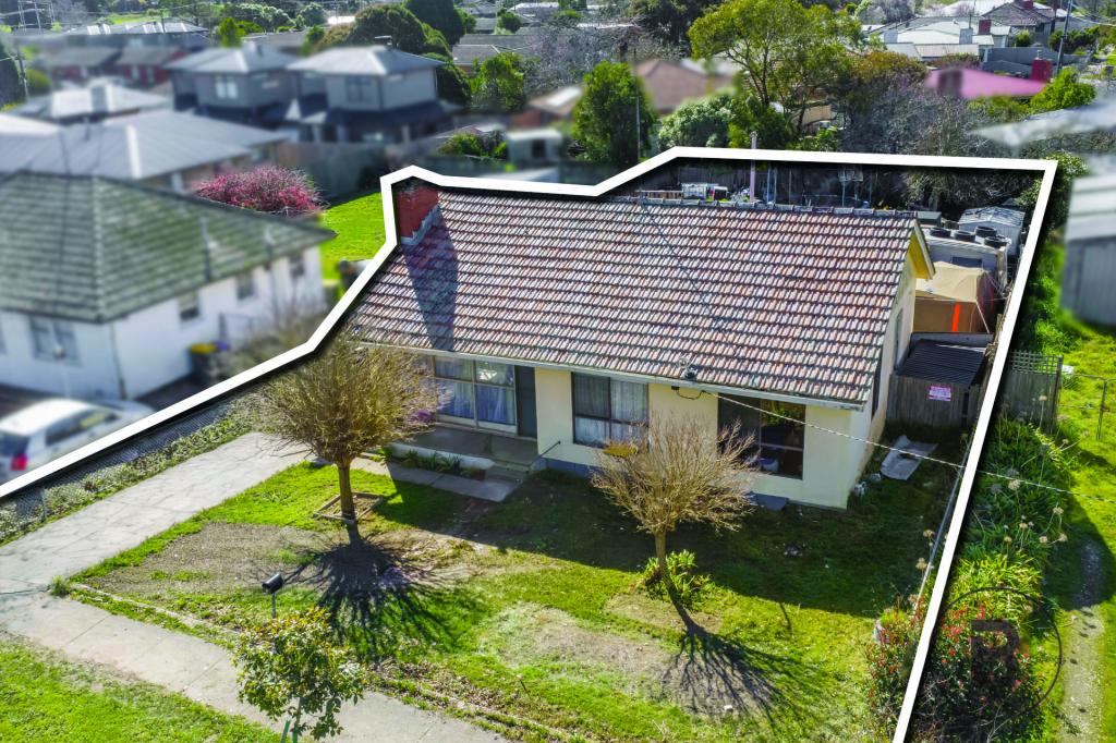 8 Banksia Rd, Wendouree, VIC 3355