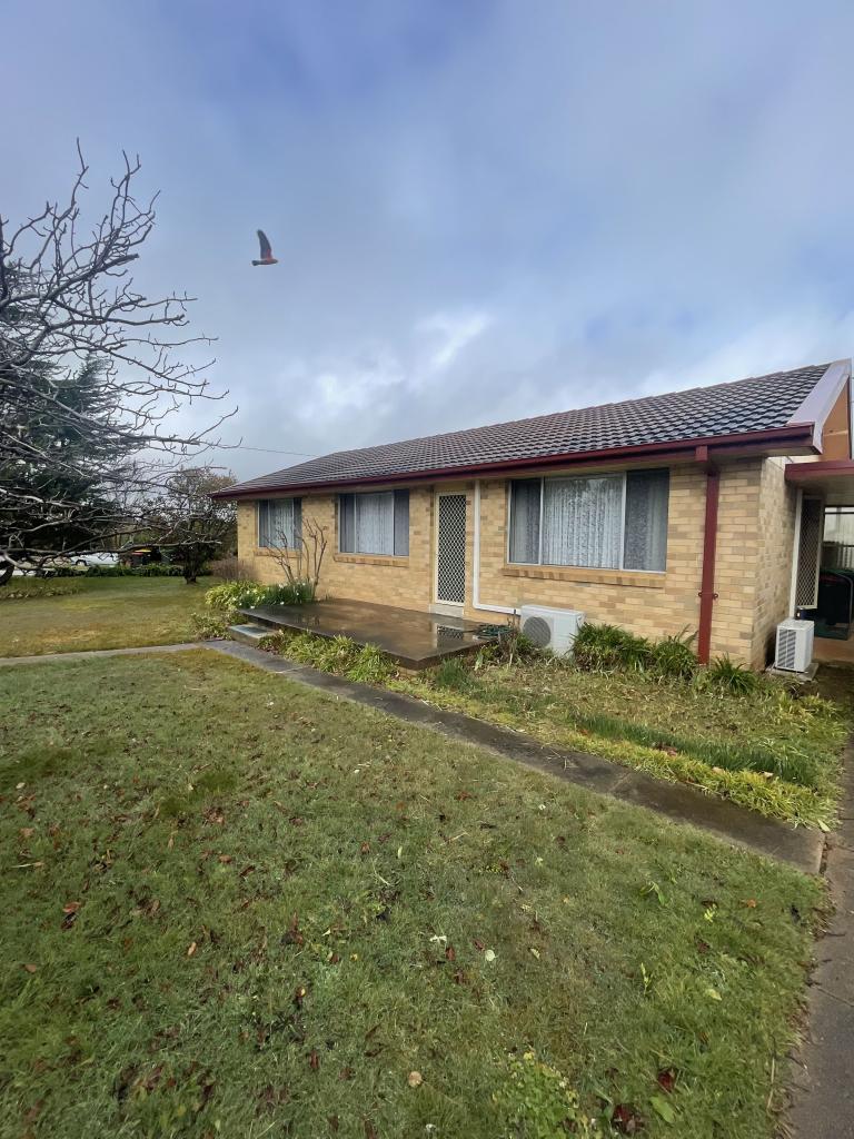 3 Crown St, Crookwell, NSW 2583