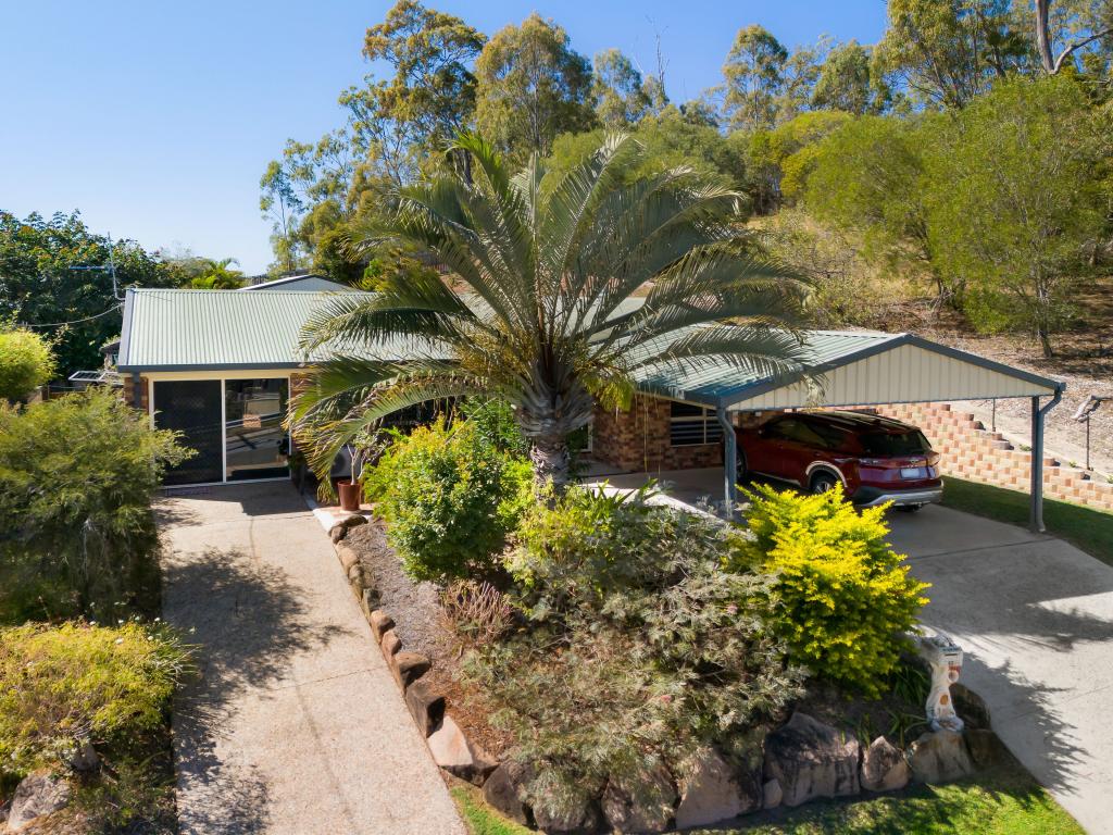 13 Flounder Cres, Toolooa, QLD 4680