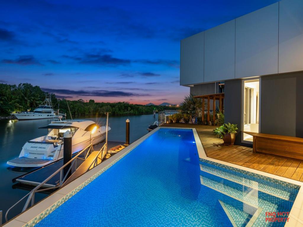 4 MARINA QY, TRINITY PARK, QLD 4879