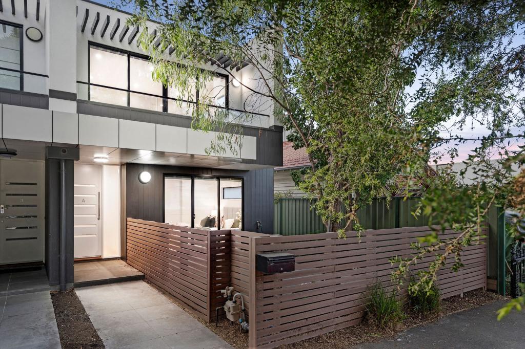 4/3 Marco Polo St, Essendon, VIC 3040