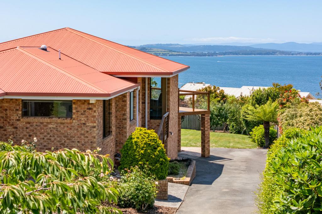 69 Burwood Dr, Blackmans Bay, TAS 7052