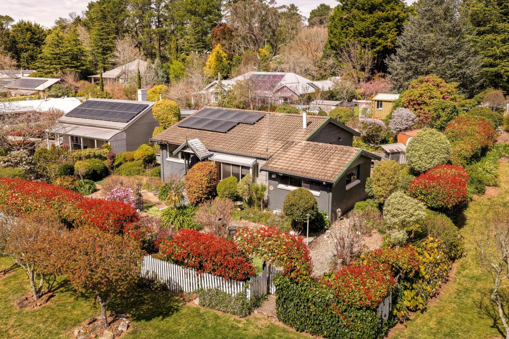 60 BACKHOUSE ST, WENTWORTH FALLS, NSW 2782