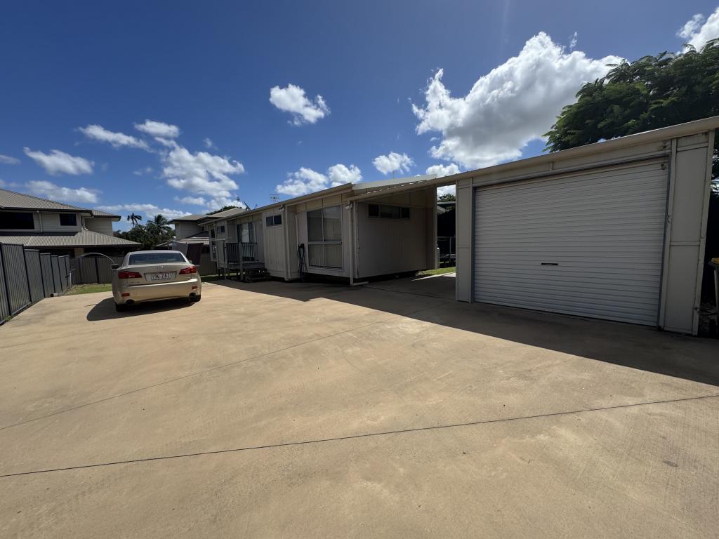 1a -2a Leichhardt Dr, Moranbah, QLD 4744