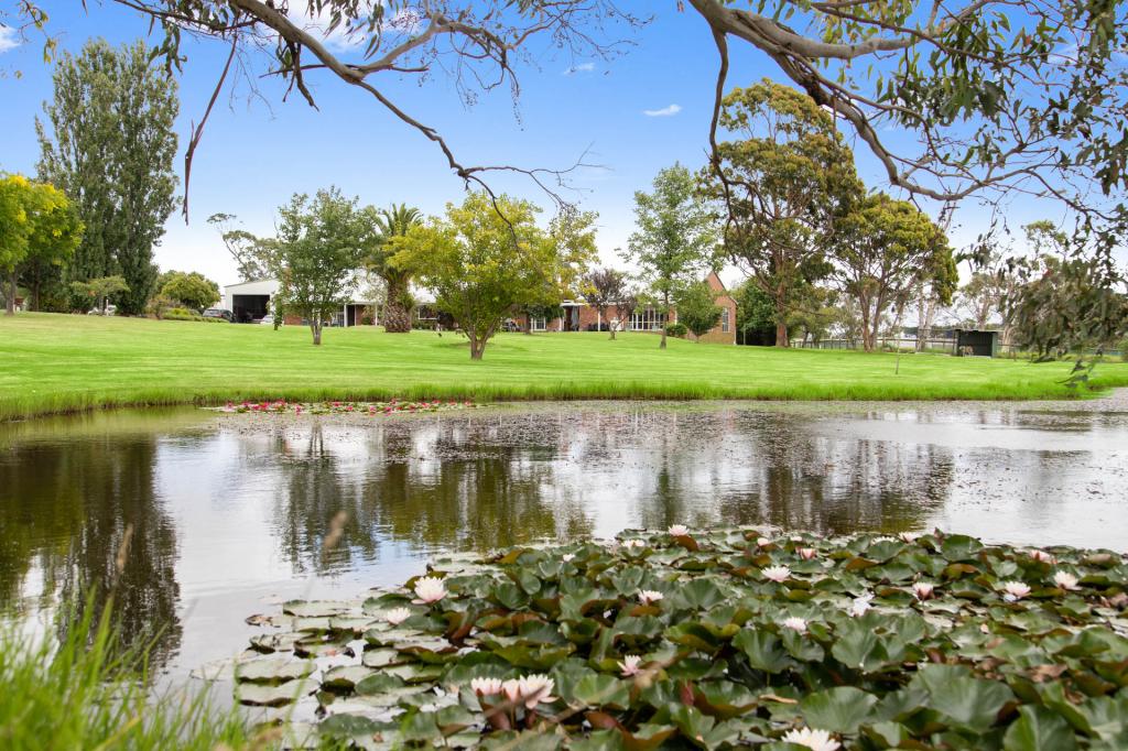 218 & 218a Coolart Rd, Moorooduc, VIC 3933